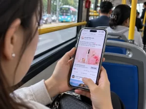 Mẫu quảng cáo Facebook hiển thị trên điện thoại cầm tay – 3C Media
